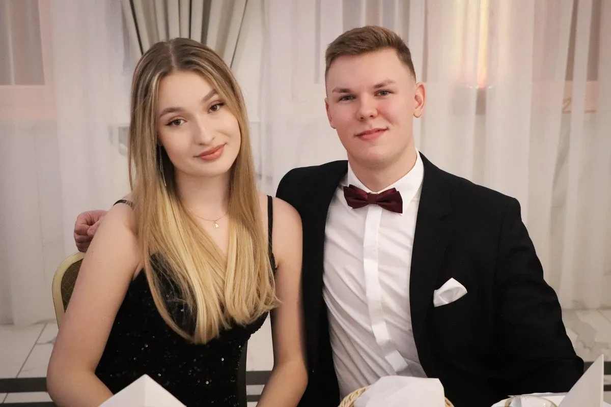 Maturzyści "Rubinka" bawią się na balu w Maciejowej Chacie (zdjęcia, wideo)