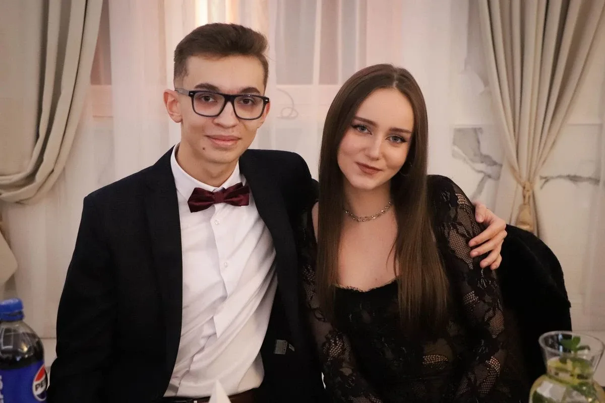 Maturzyści "Rubinka" bawią się na balu w Maciejowej Chacie (zdjęcia, wideo)