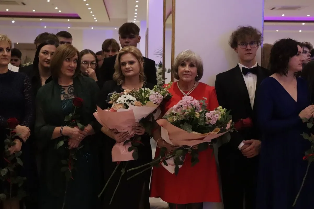 Studniówka uczniów "Koperniczka" w Tango. Niezapomniana noc maturzystów (zdjęcia, wideo)