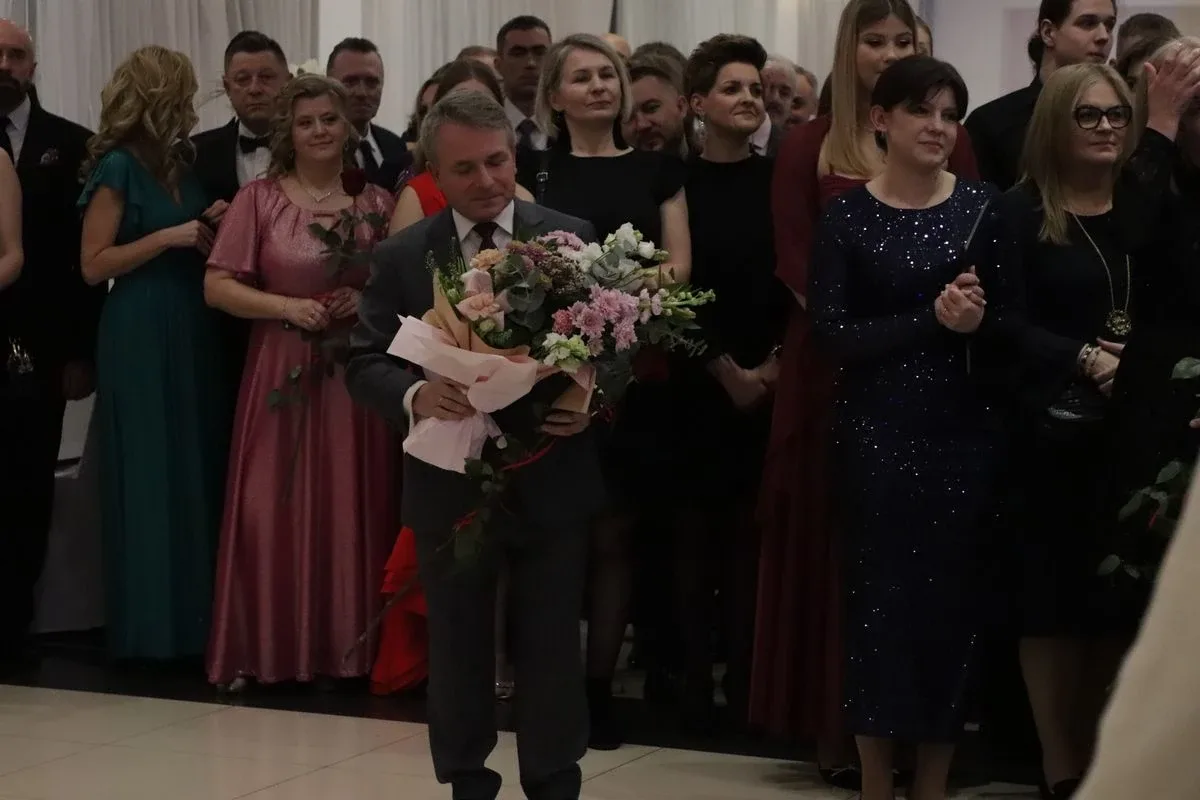 Studniówka uczniów "Koperniczka" w Tango. Niezapomniana noc maturzystów (zdjęcia, wideo)