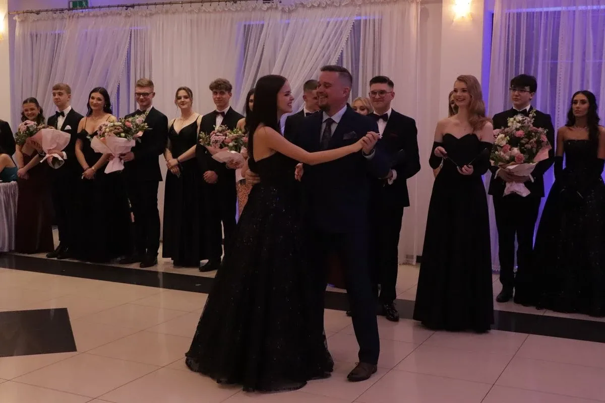 Studniówka uczniów "Koperniczka" w Tango. Niezapomniana noc maturzystów (zdjęcia, wideo)