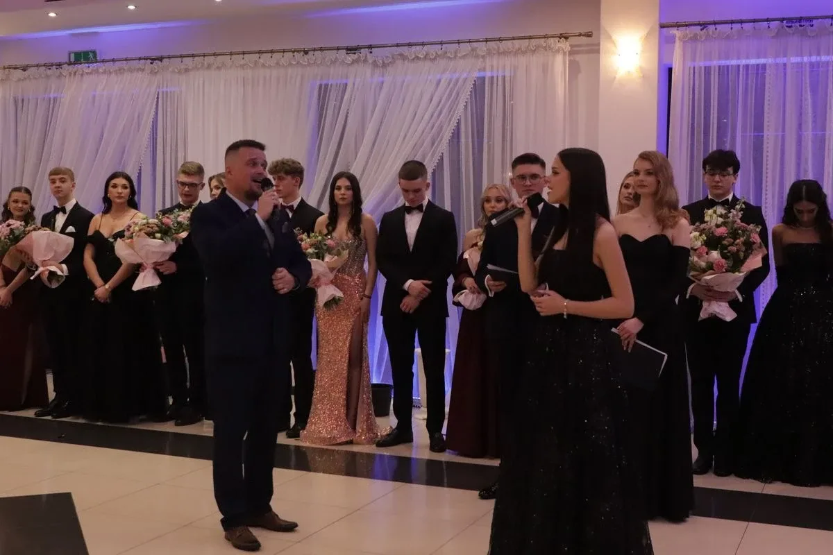 Studniówka uczniów "Koperniczka" w Tango. Niezapomniana noc maturzystów (zdjęcia, wideo)