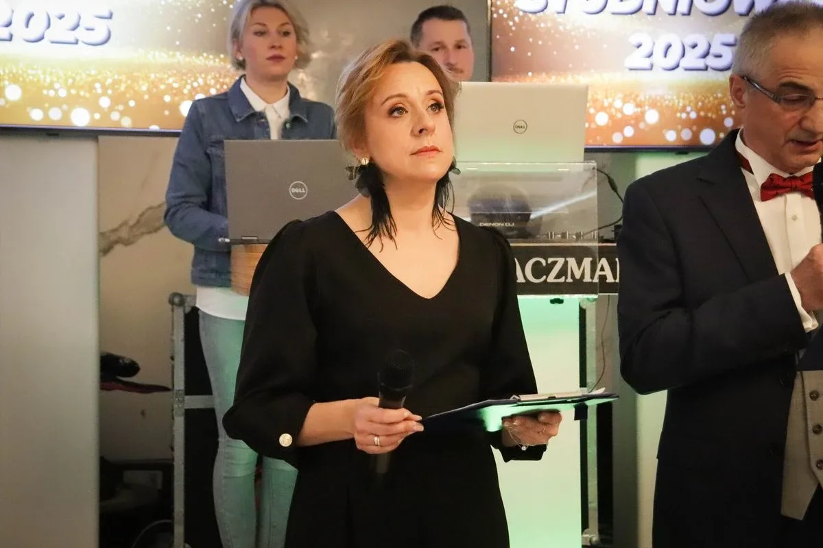 Uczniowie ZSCKR w Starym Lubiejewie świętują swoją niezapomnianą studniówkę (zdjęcia, wideo)