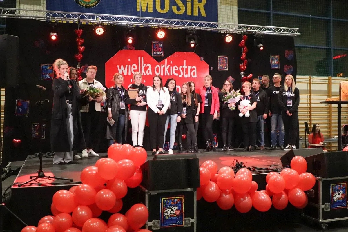 Światełko do nieba i wielkie serca mieszkańców Ostrowi Mazowieckiej. Pobiliśmy rekord! (zdjęcia, wideo)