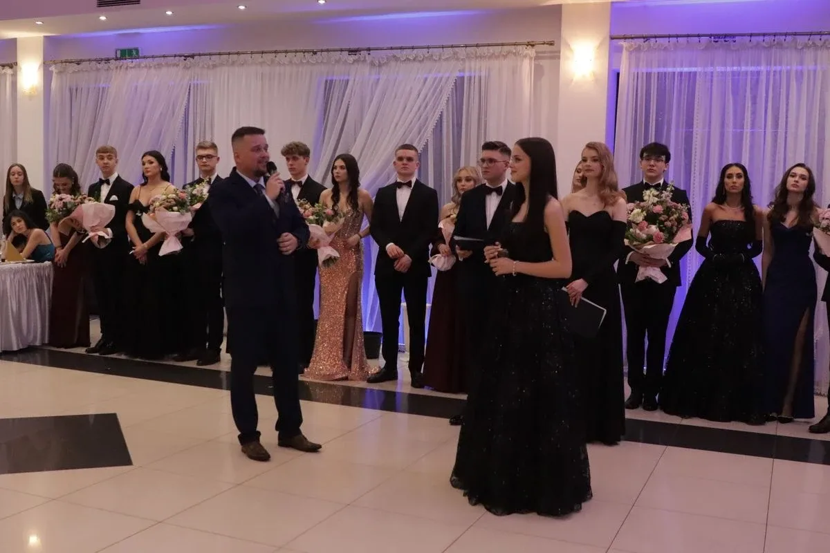 Studniówka uczniów "Koperniczka" w Tango. Niezapomniana noc maturzystów (zdjęcia, wideo)