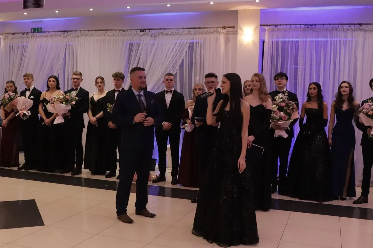 Studniówka uczniów "Koperniczka" w Tango. Niezapomniana noc maturzystów (zdjęcia, wideo)