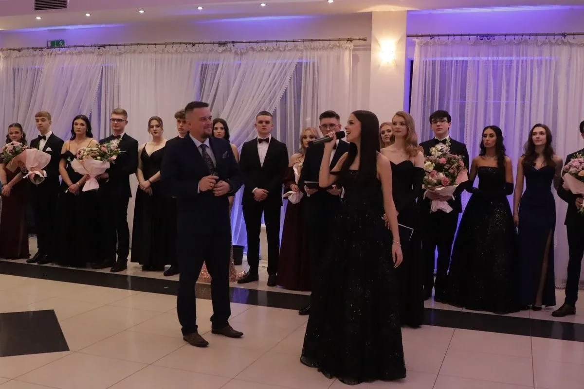 Studniówka uczniów "Koperniczka" w Tango. Niezapomniana noc maturzystów (zdjęcia, wideo)