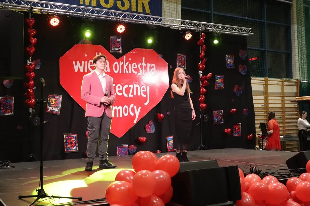 Światełko do nieba i wielkie serca mieszkańców Ostrowi Mazowieckiej. Pobiliśmy rekord! (zdjęcia, wideo)