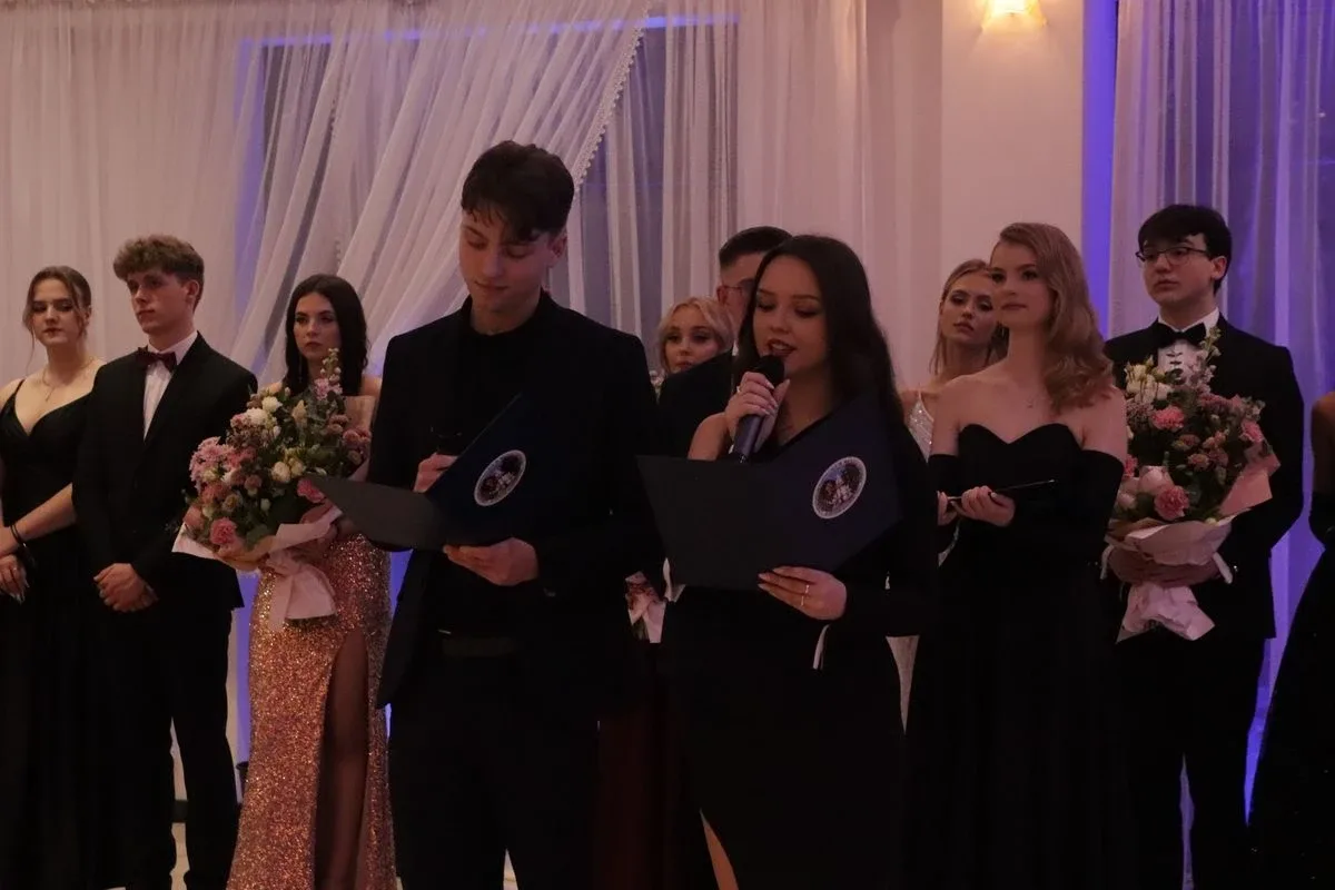 Studniówka uczniów "Koperniczka" w Tango. Niezapomniana noc maturzystów (zdjęcia, wideo)