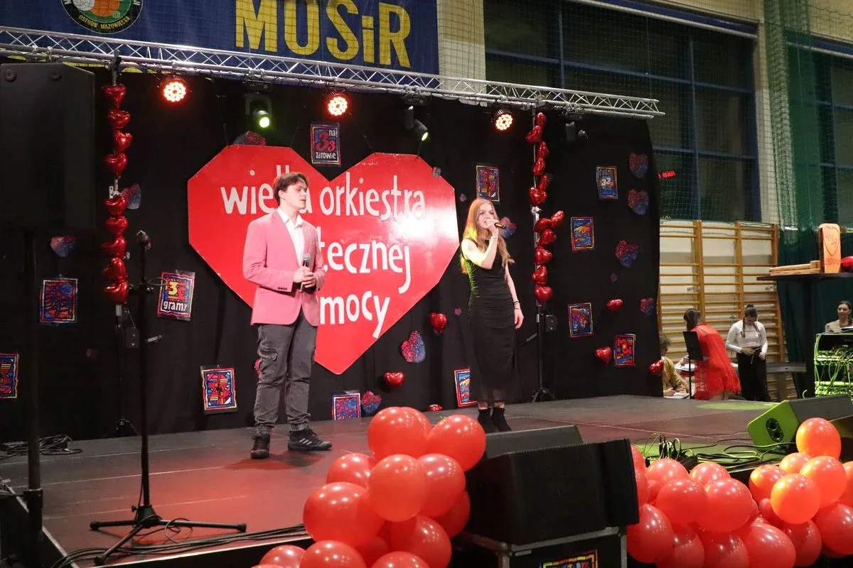 Światełko do nieba i wielkie serca mieszkańców Ostrowi Mazowieckiej. Pobiliśmy rekord! (zdjęcia, wideo)