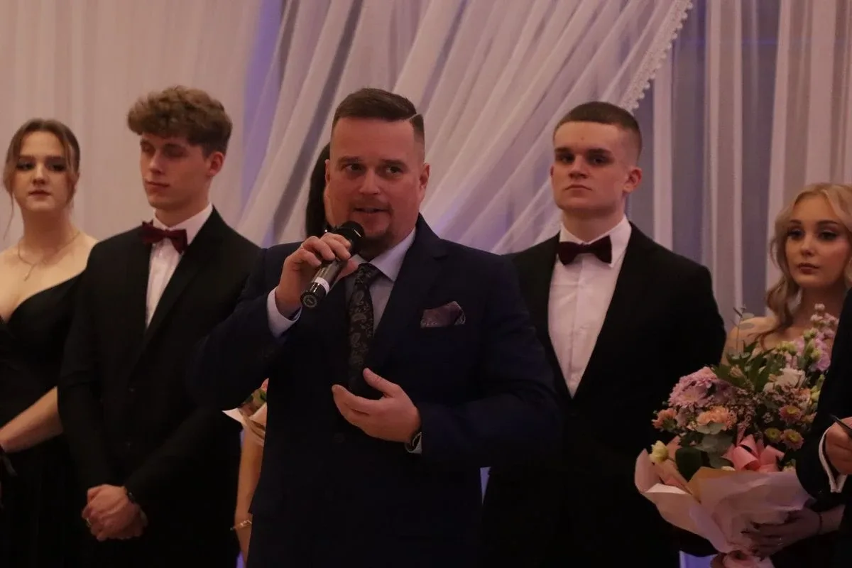 Studniówka uczniów "Koperniczka" w Tango. Niezapomniana noc maturzystów (zdjęcia, wideo)