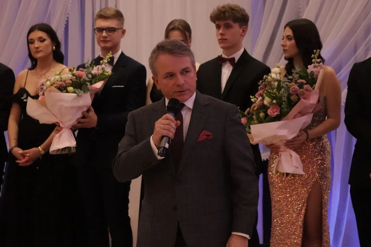Studniówka uczniów "Koperniczka" w Tango. Niezapomniana noc maturzystów (zdjęcia, wideo)