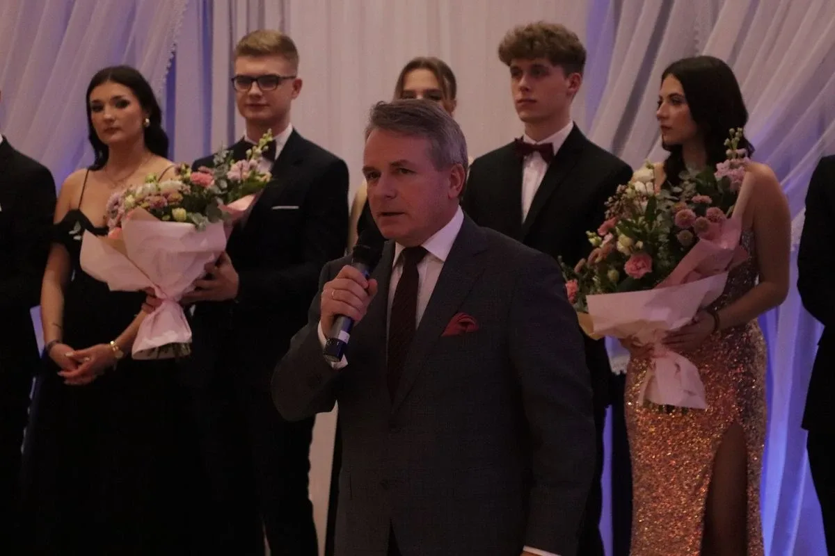 Studniówka uczniów "Koperniczka" w Tango. Niezapomniana noc maturzystów (zdjęcia, wideo)