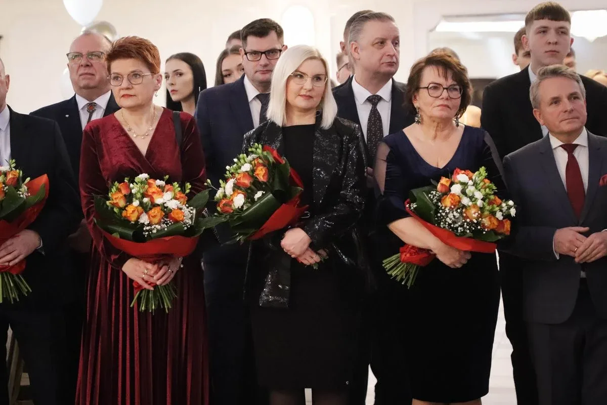 Maturzyści "Rubinka" bawią się na balu w Maciejowej Chacie (zdjęcia, wideo)