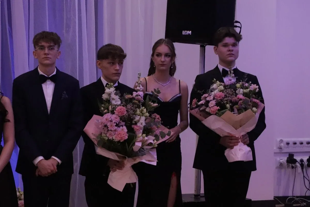 Studniówka uczniów "Koperniczka" w Tango. Niezapomniana noc maturzystów (zdjęcia, wideo)