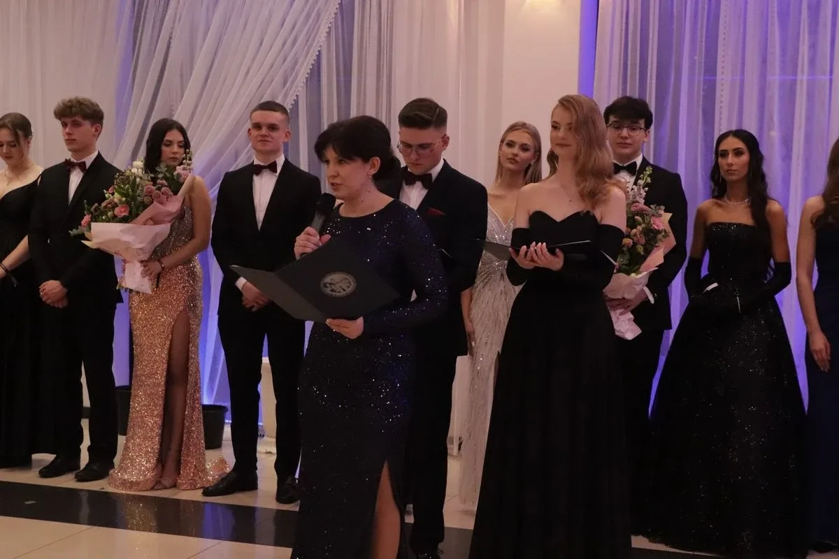 Studniówka uczniów "Koperniczka" w Tango. Niezapomniana noc maturzystów (zdjęcia, wideo)