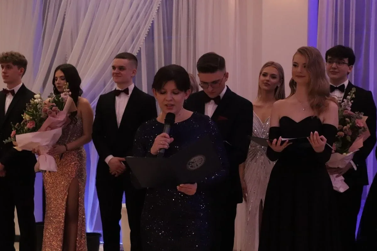 Studniówka uczniów "Koperniczka" w Tango. Niezapomniana noc maturzystów (zdjęcia, wideo)