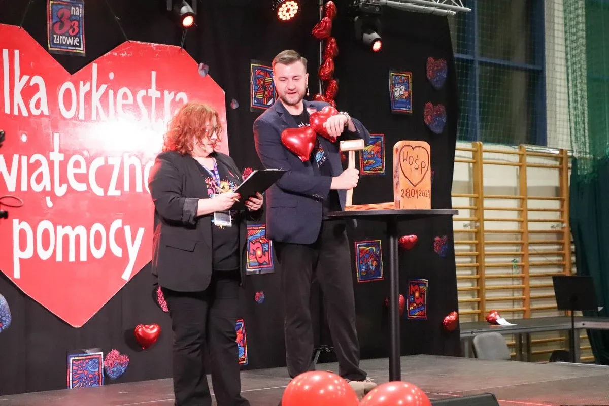 Światełko do nieba i wielkie serca mieszkańców Ostrowi Mazowieckiej. Pobiliśmy rekord! (zdjęcia, wideo)