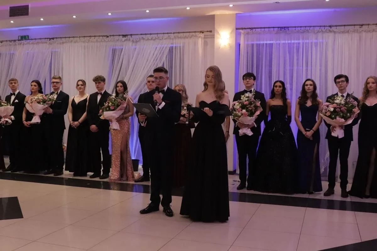 Studniówka uczniów "Koperniczka" w Tango. Niezapomniana noc maturzystów (zdjęcia, wideo)