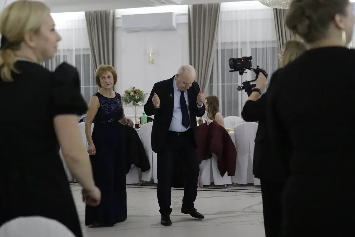 Uczniowie ZSCKR w Starym Lubiejewie świętują swoją niezapomnianą studniówkę (zdjęcia, wideo)