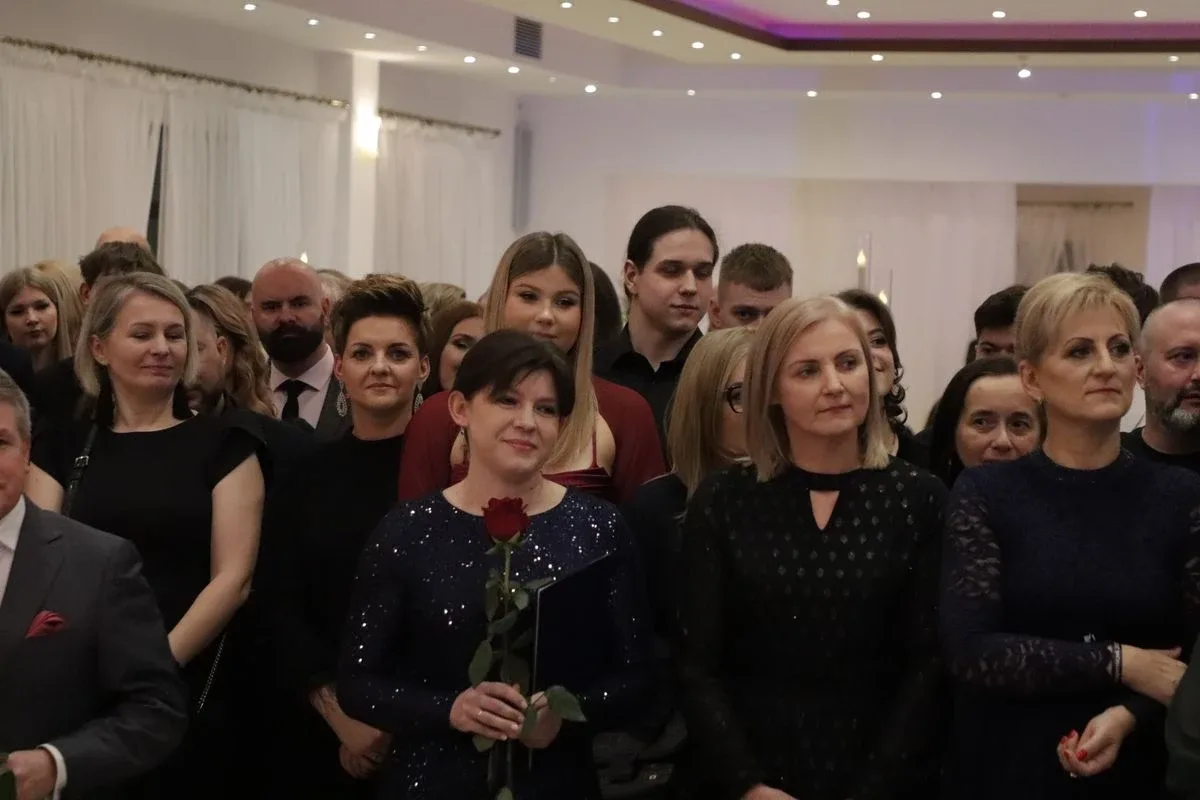 Studniówka uczniów "Koperniczka" w Tango. Niezapomniana noc maturzystów (zdjęcia, wideo)
