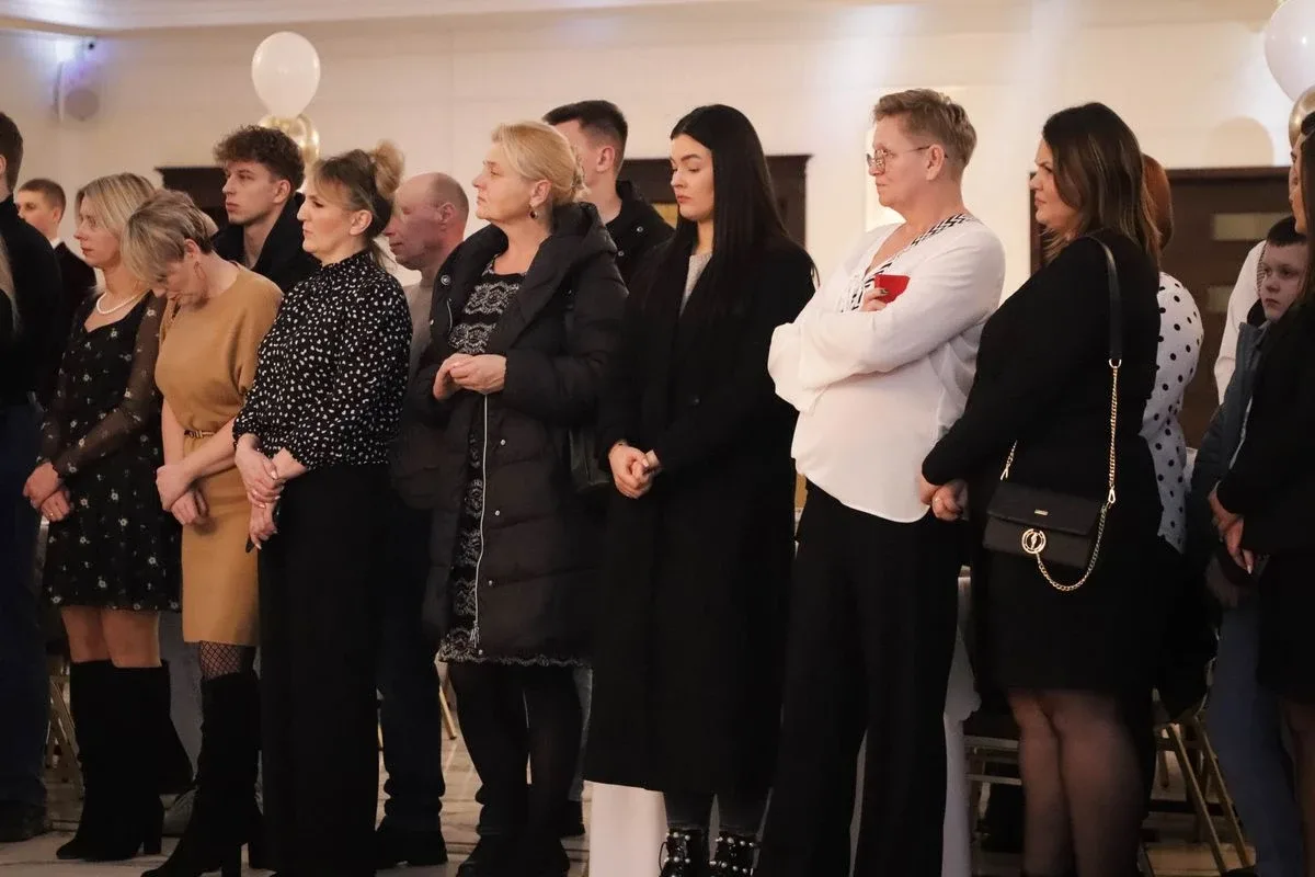Maturzyści "Rubinka" bawią się na balu w Maciejowej Chacie (zdjęcia, wideo)