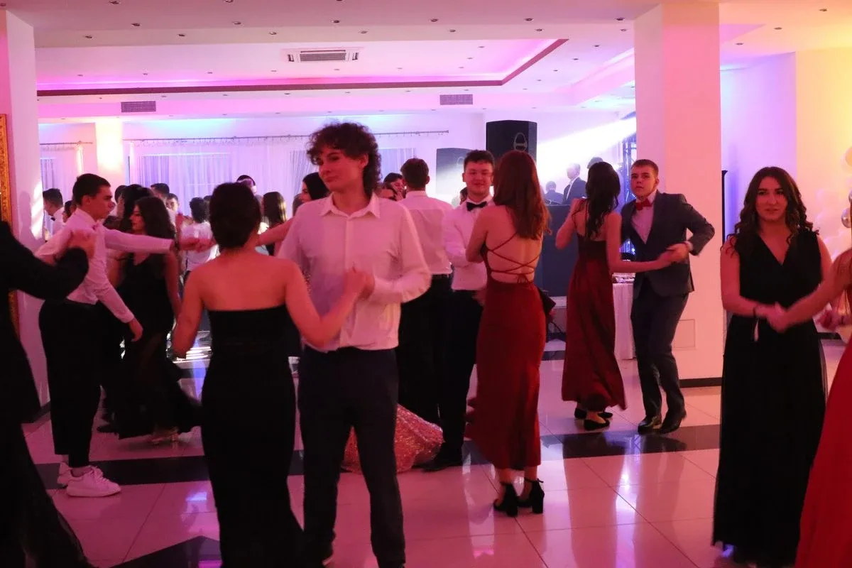 Studniówka uczniów "Koperniczka" w Tango. Niezapomniana noc maturzystów (zdjęcia, wideo)