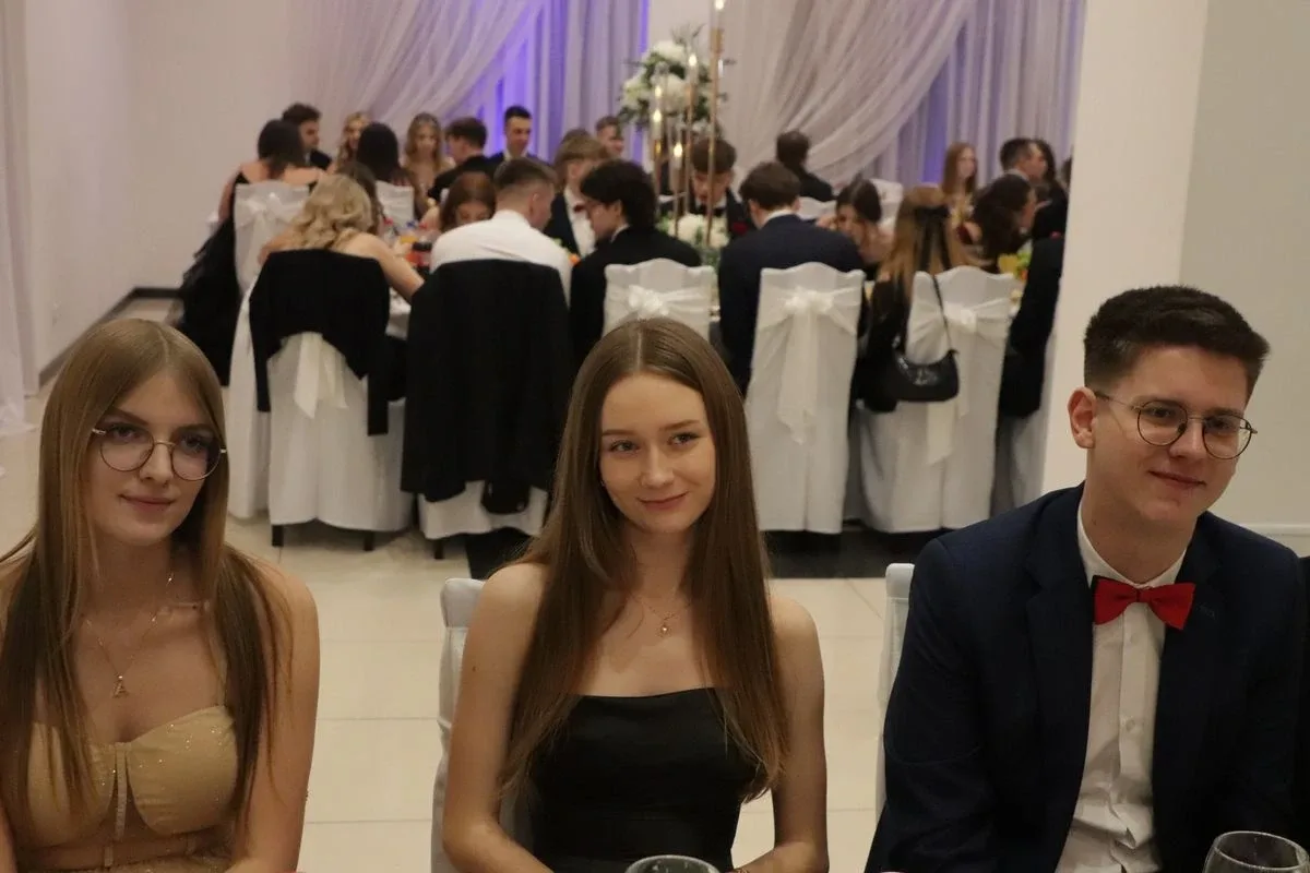 Studniówka uczniów "Koperniczka" w Tango. Niezapomniana noc maturzystów (zdjęcia, wideo)