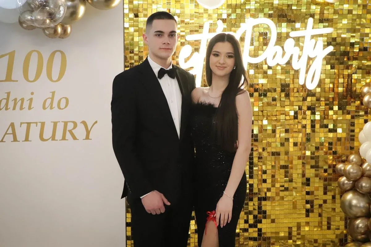 Maturzyści "Rubinka" bawią się na balu w Maciejowej Chacie (zdjęcia, wideo)