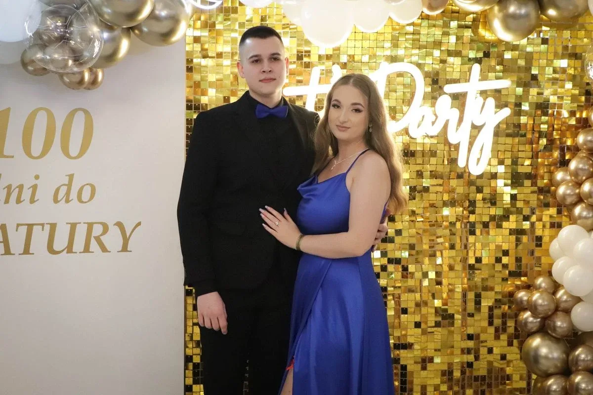 Maturzyści "Rubinka" bawią się na balu w Maciejowej Chacie (zdjęcia, wideo)