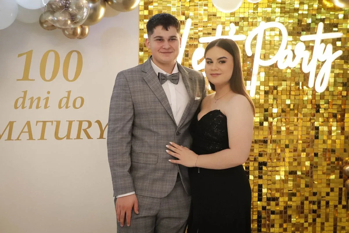Maturzyści "Rubinka" bawią się na balu w Maciejowej Chacie (zdjęcia, wideo)