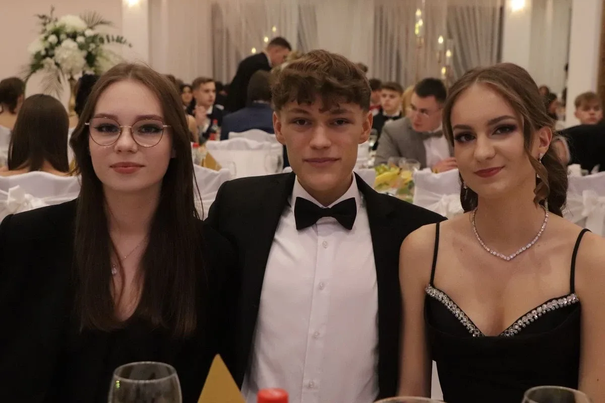 Studniówka uczniów "Koperniczka" w Tango. Niezapomniana noc maturzystów (zdjęcia, wideo)