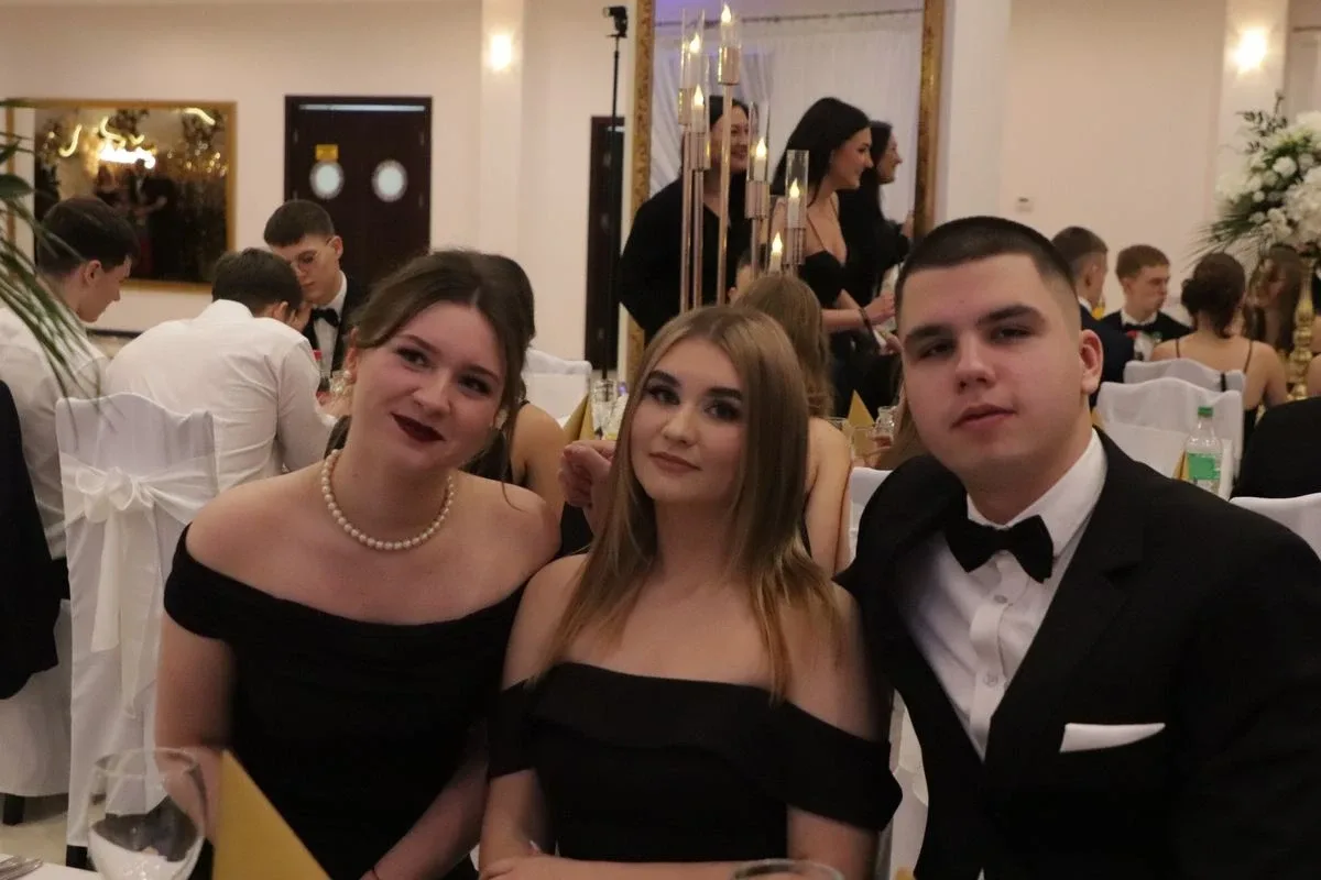 Studniówka uczniów "Koperniczka" w Tango. Niezapomniana noc maturzystów (zdjęcia, wideo)
