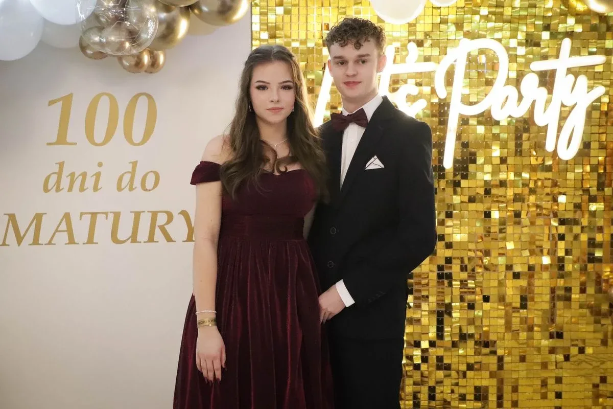 Maturzyści "Rubinka" bawią się na balu w Maciejowej Chacie (zdjęcia, wideo)