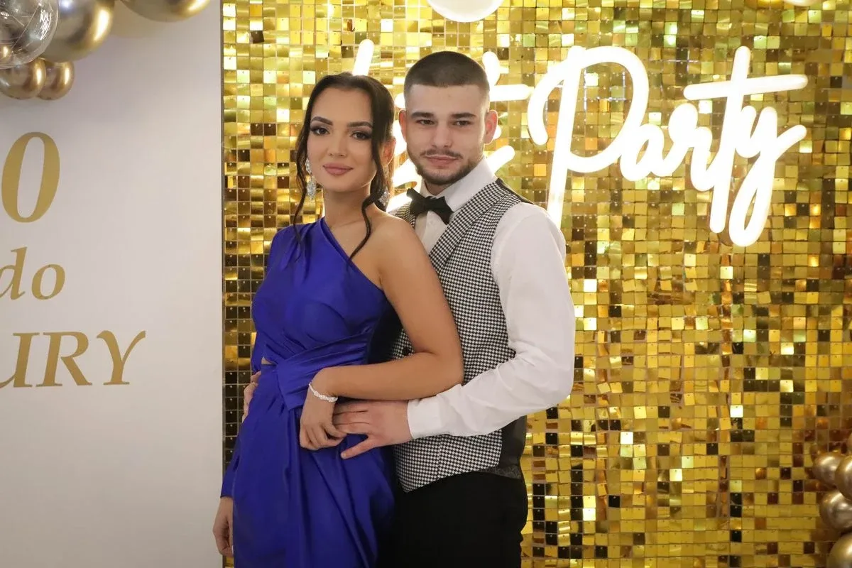 Maturzyści "Rubinka" bawią się na balu w Maciejowej Chacie (zdjęcia, wideo)