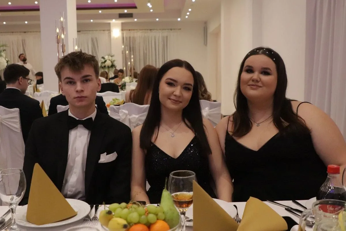 Studniówka uczniów "Koperniczka" w Tango. Niezapomniana noc maturzystów (zdjęcia, wideo)