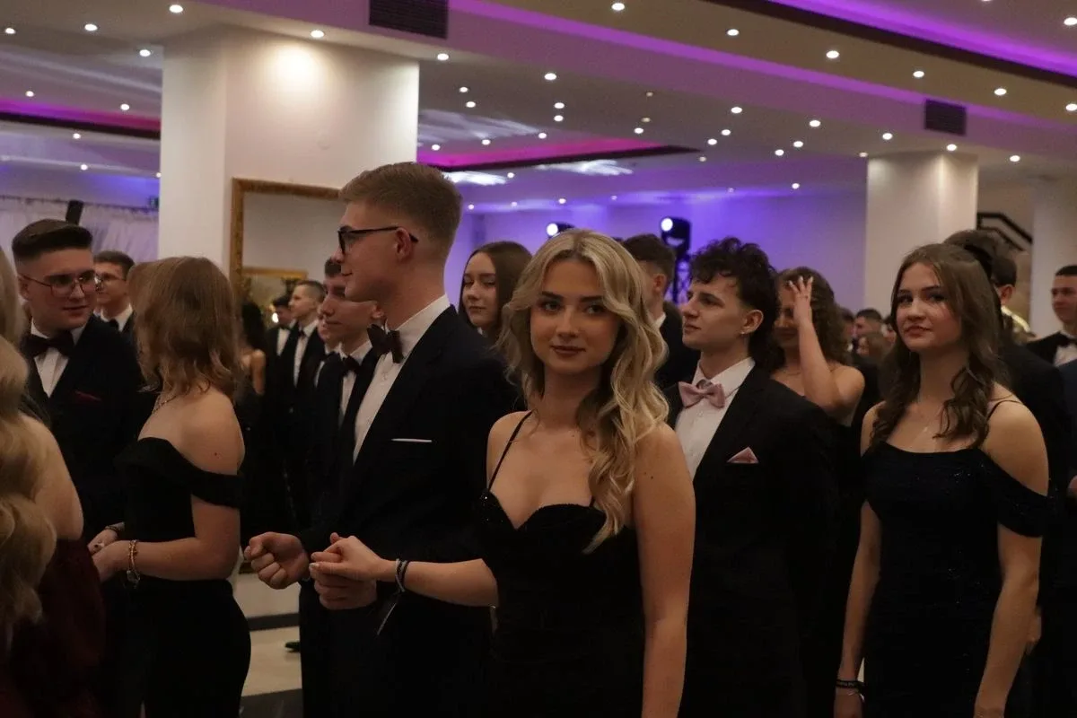 Studniówka uczniów "Koperniczka" w Tango. Niezapomniana noc maturzystów (zdjęcia, wideo)