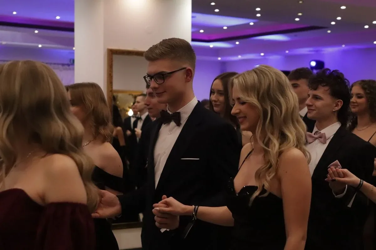 Studniówka uczniów "Koperniczka" w Tango. Niezapomniana noc maturzystów (zdjęcia, wideo)