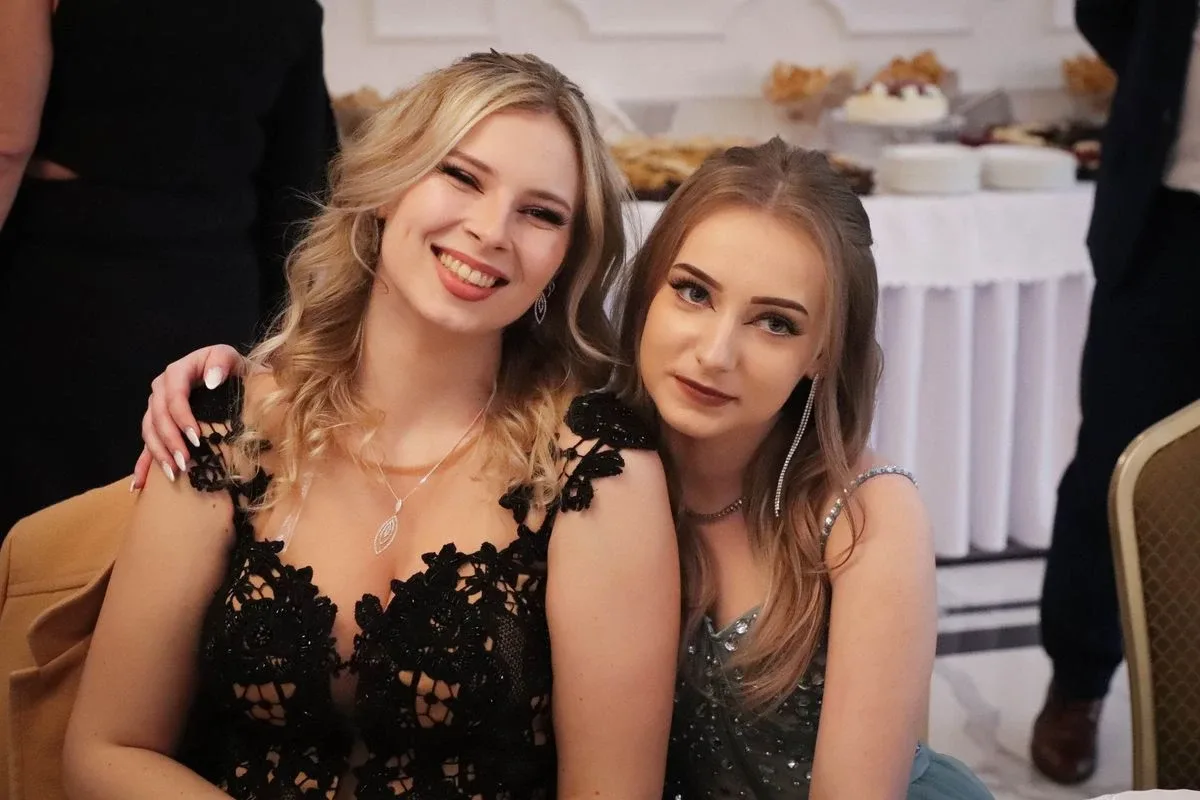 Maturzyści "Rubinka" bawią się na balu w Maciejowej Chacie (zdjęcia, wideo)