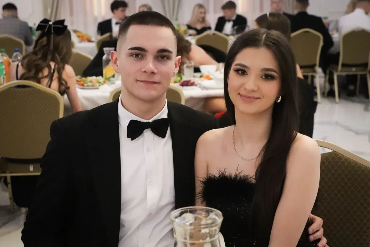 Maturzyści "Rubinka" bawią się na balu w Maciejowej Chacie (zdjęcia, wideo)
