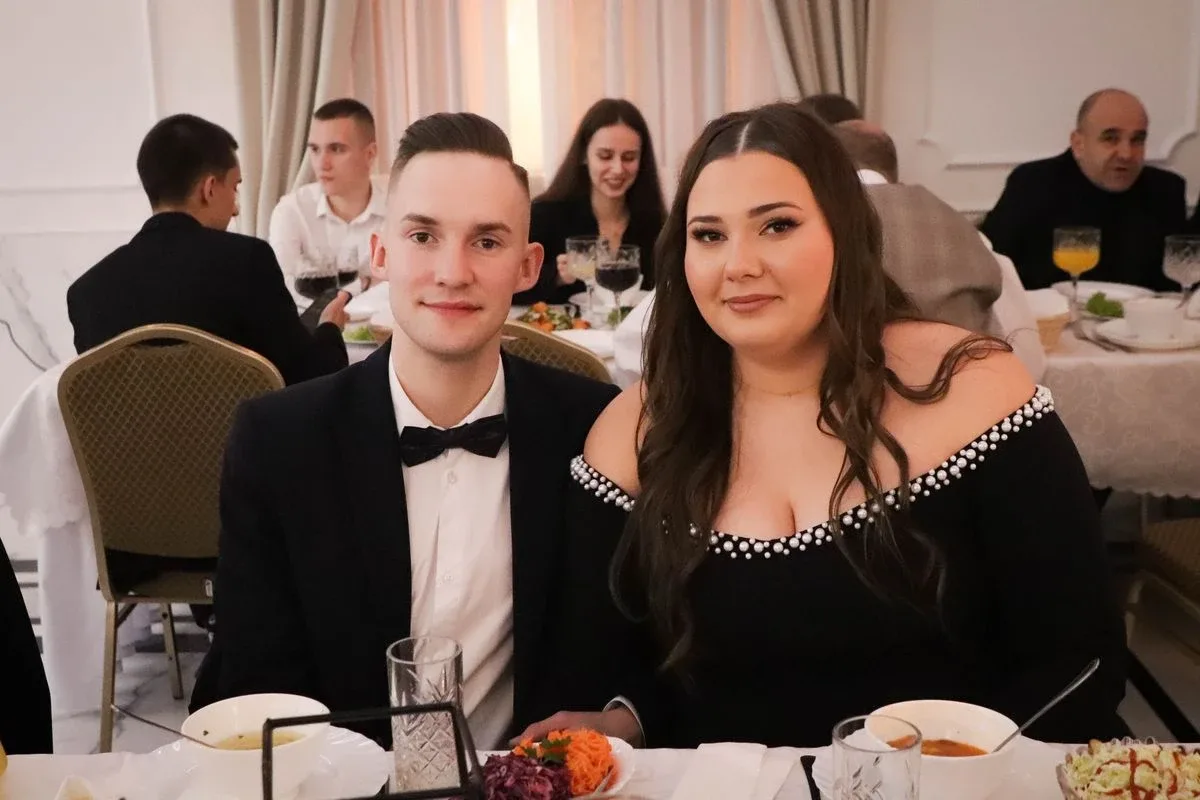 Maturzyści "Rubinka" bawią się na balu w Maciejowej Chacie (zdjęcia, wideo)