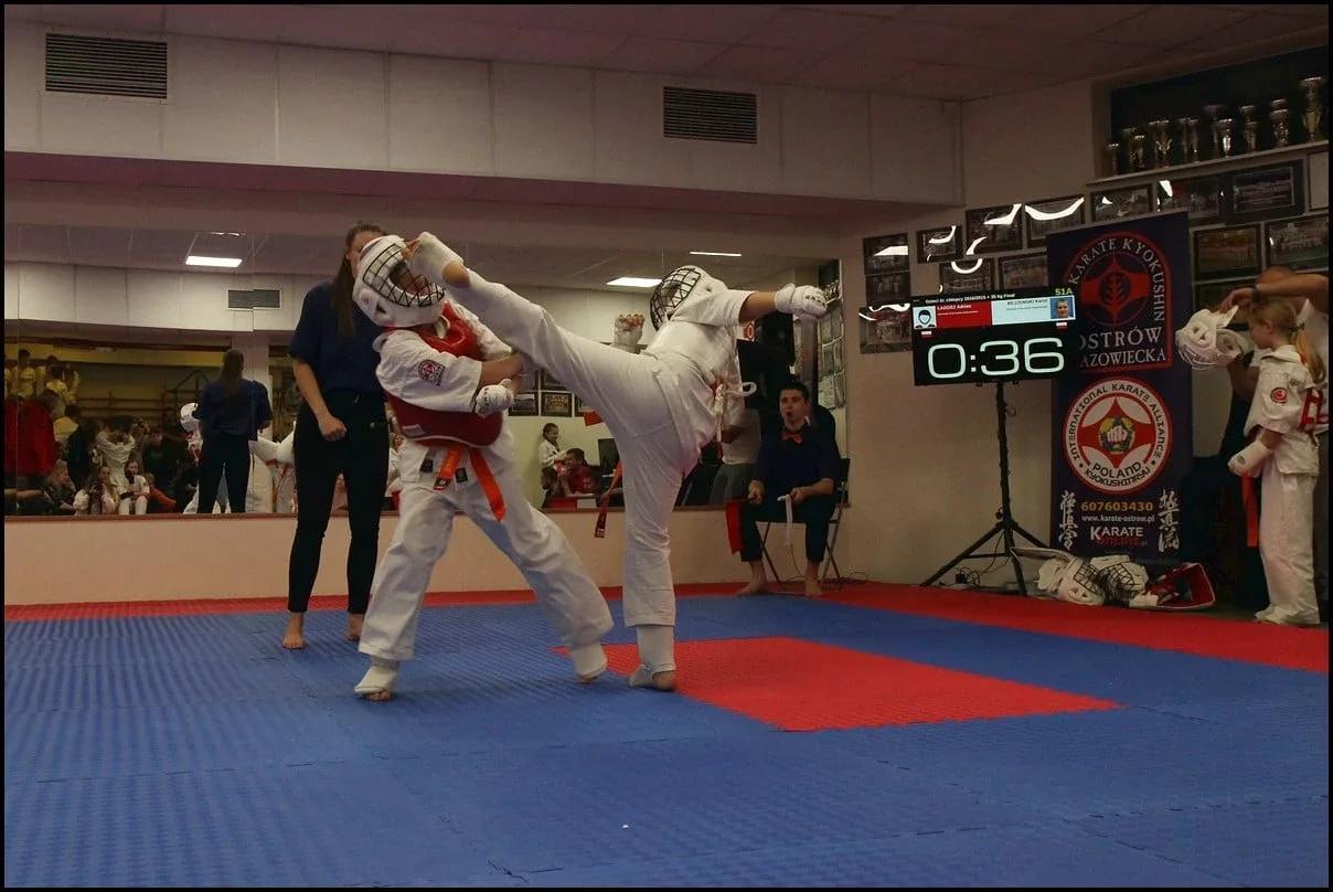 Turniej Mikołajkowy w Ostrowskim Klubie Karate Kyokushinkai (zdjęcia)