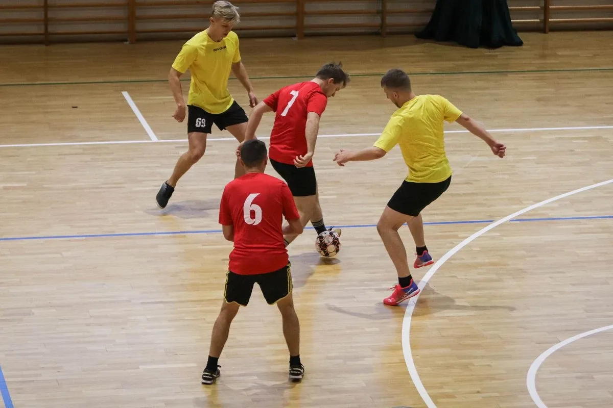 Turniej Mikołajów 2024. Piłkarski finał w wielkim stylu (zdjęcia)