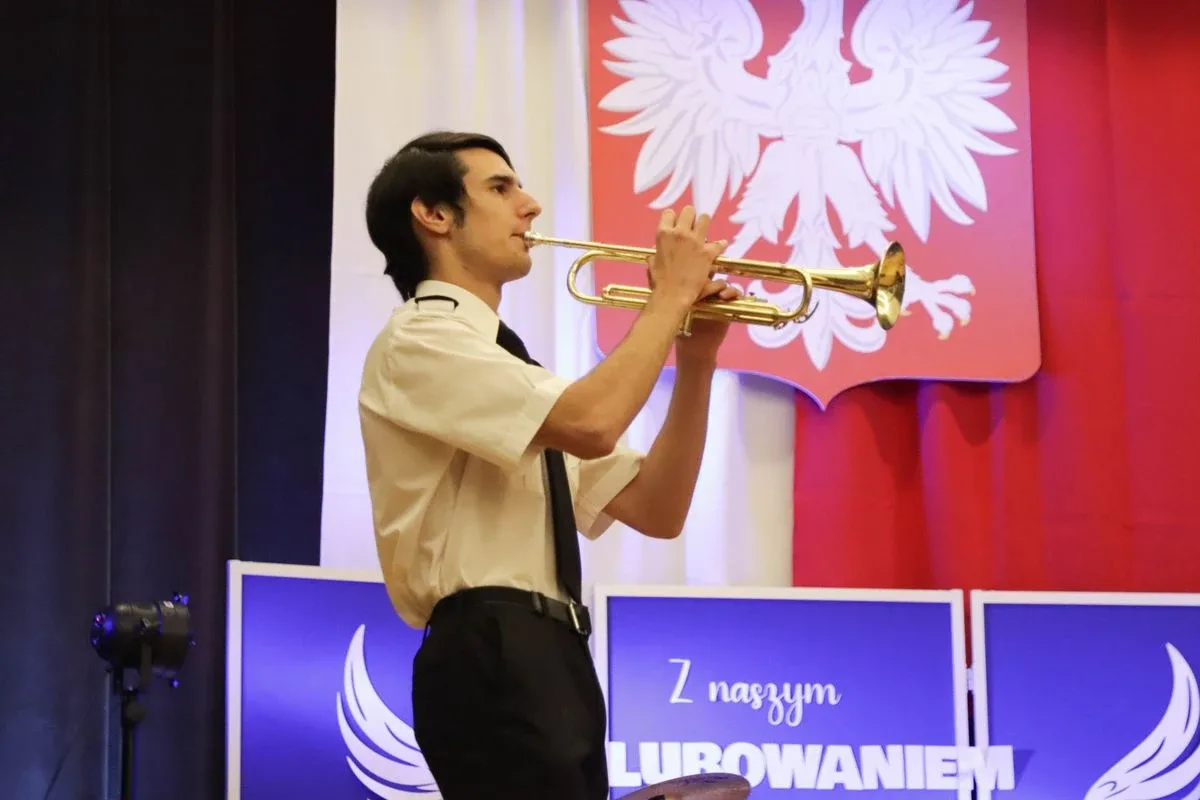 Uroczyste pasowanie pierwszoklasistów Technikum Lotniczego w Nagoszewie (zdjęcia)