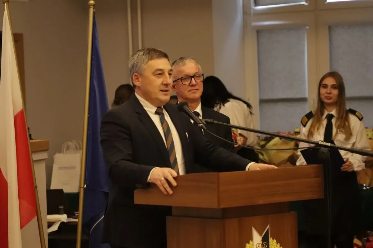 Uroczyste pasowanie pierwszoklasistów Technikum Lotniczego w Nagoszewie (zdjęcia)