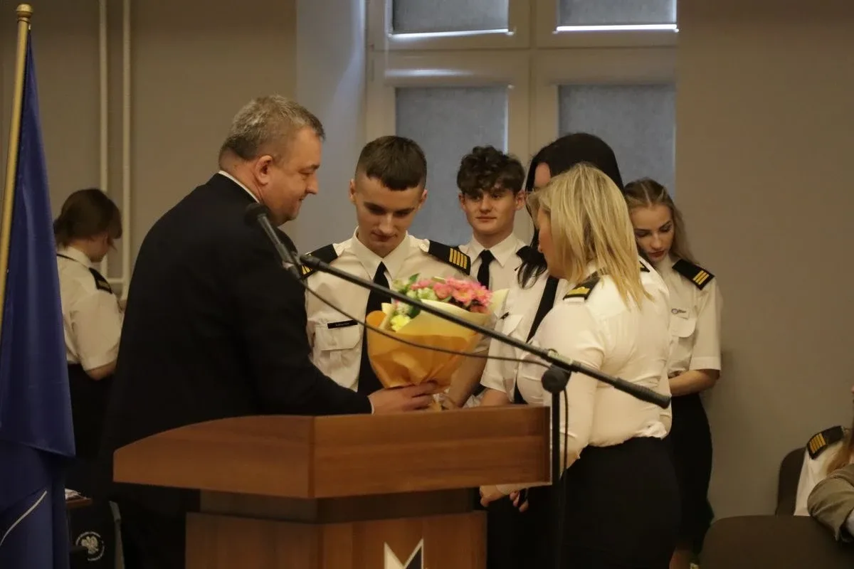Uroczyste pasowanie pierwszoklasistów Technikum Lotniczego w Nagoszewie (zdjęcia)