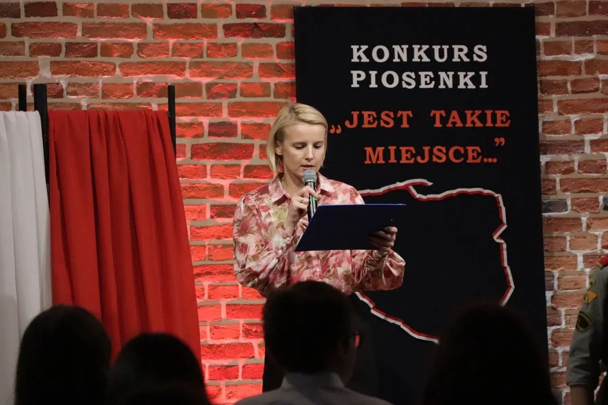Festiwal Pieśni i Piosenki Patriotycznej "Jest takie miejsce..." w Ostrowi Mazowieckiej (zdjęcia)