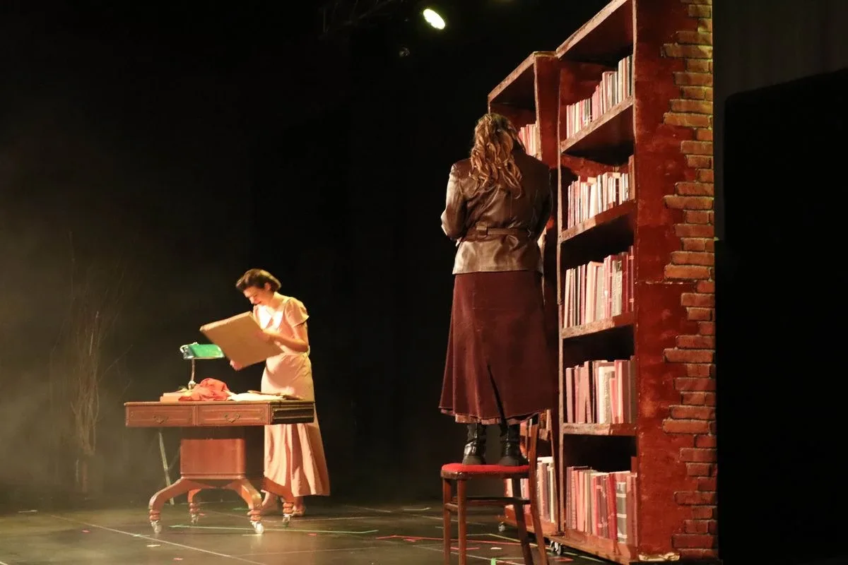 Historia i emocje na scenie. Poruszający spektakl "Cichy front" (zdjęcia)