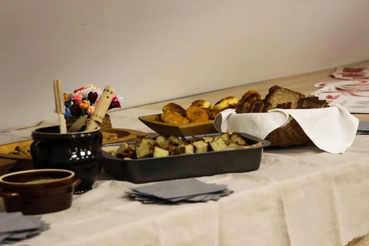 Spotkanie z tradycją. Haft Białokurpiowski w Ostrowi Mazowieckiej (zdjęcia)