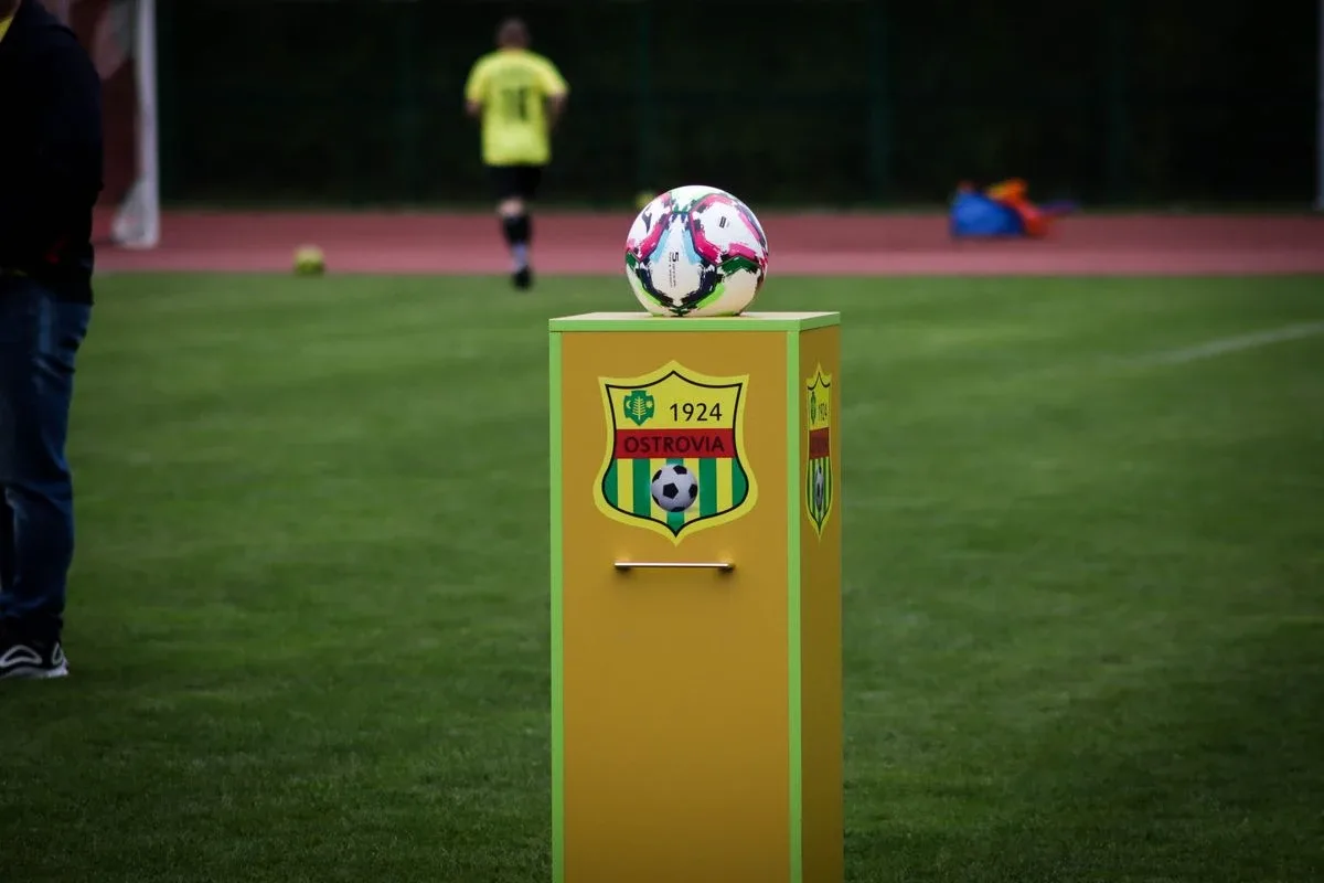 Jubileusz KS Ostrovia. Sportowe widowisko na 100-lecie klubu! (zdjęcia)